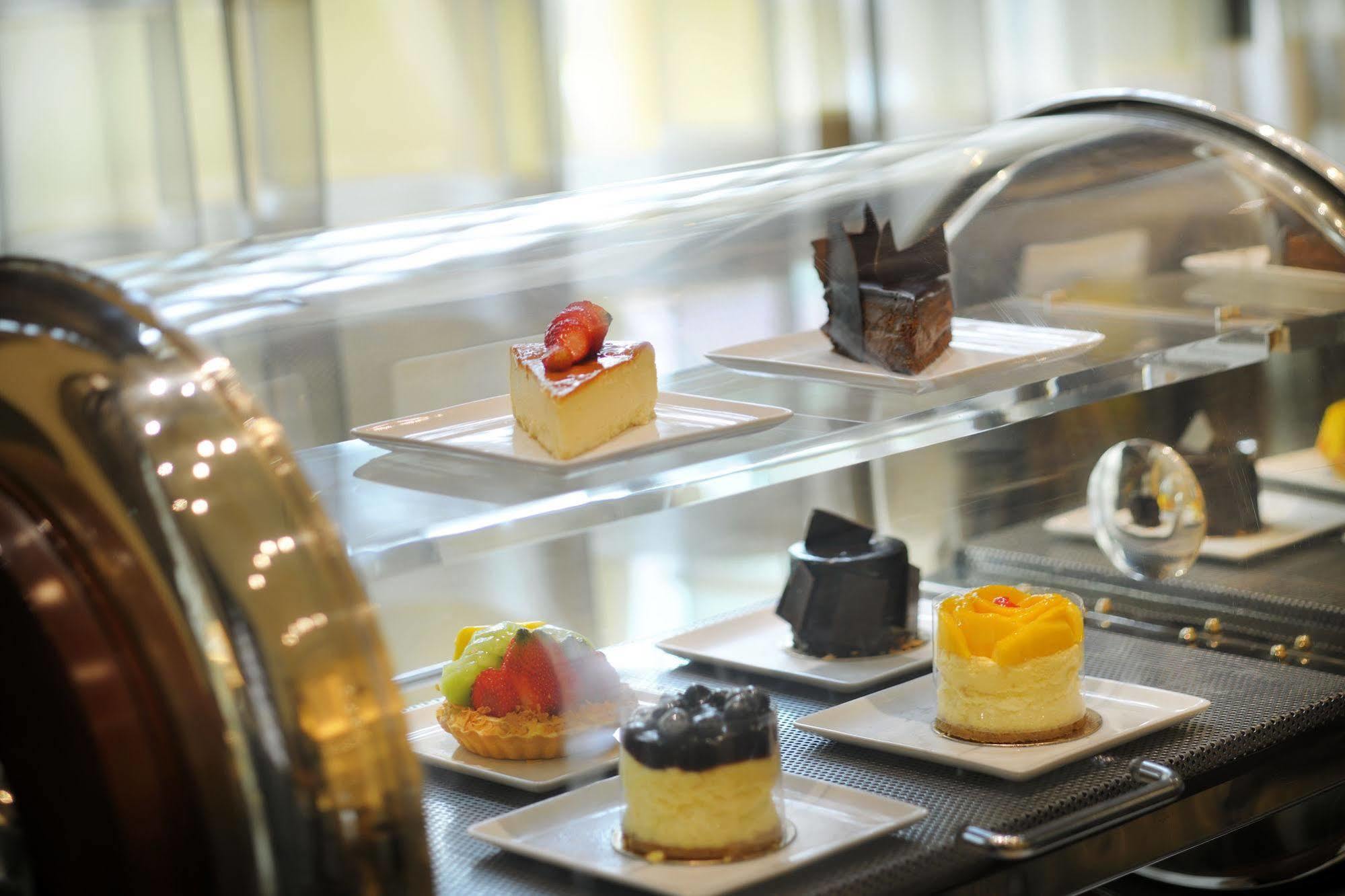 Jw Marriott Hotel Kuwait Kuwait City Bagian luar foto